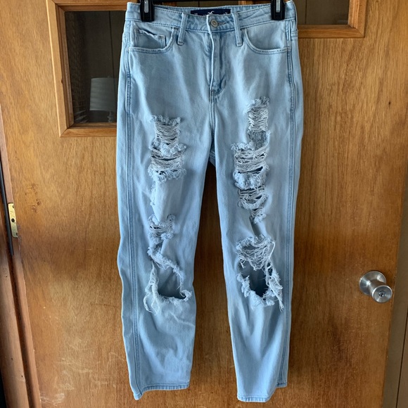 Hollister Denim - Hollister ultra high-rise mom jeans, size 3